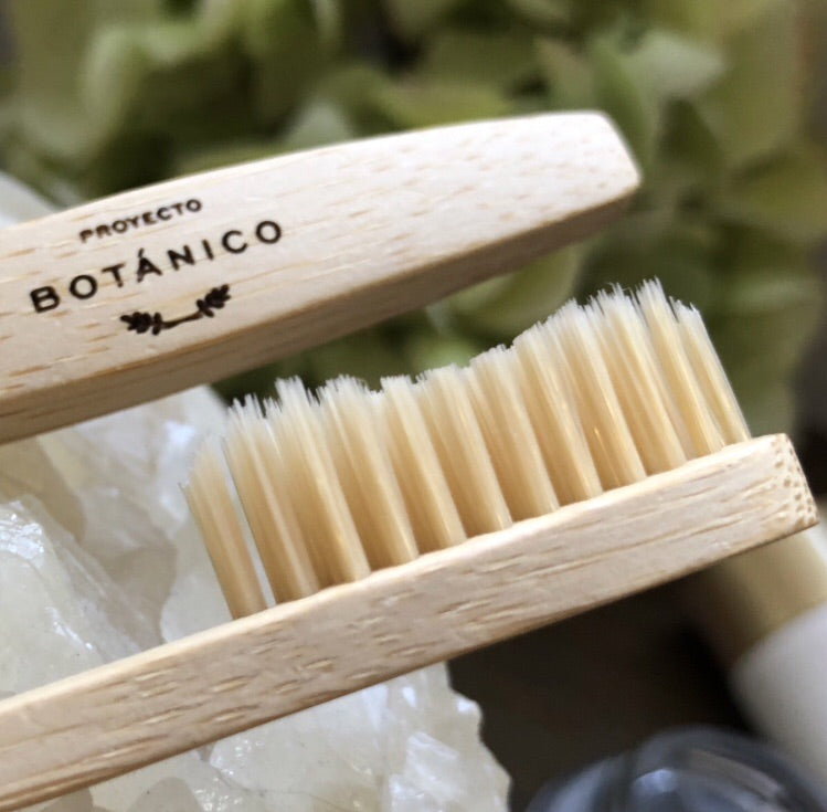 Cepillo de Dientes para Adultos Biodegradable de Bambú